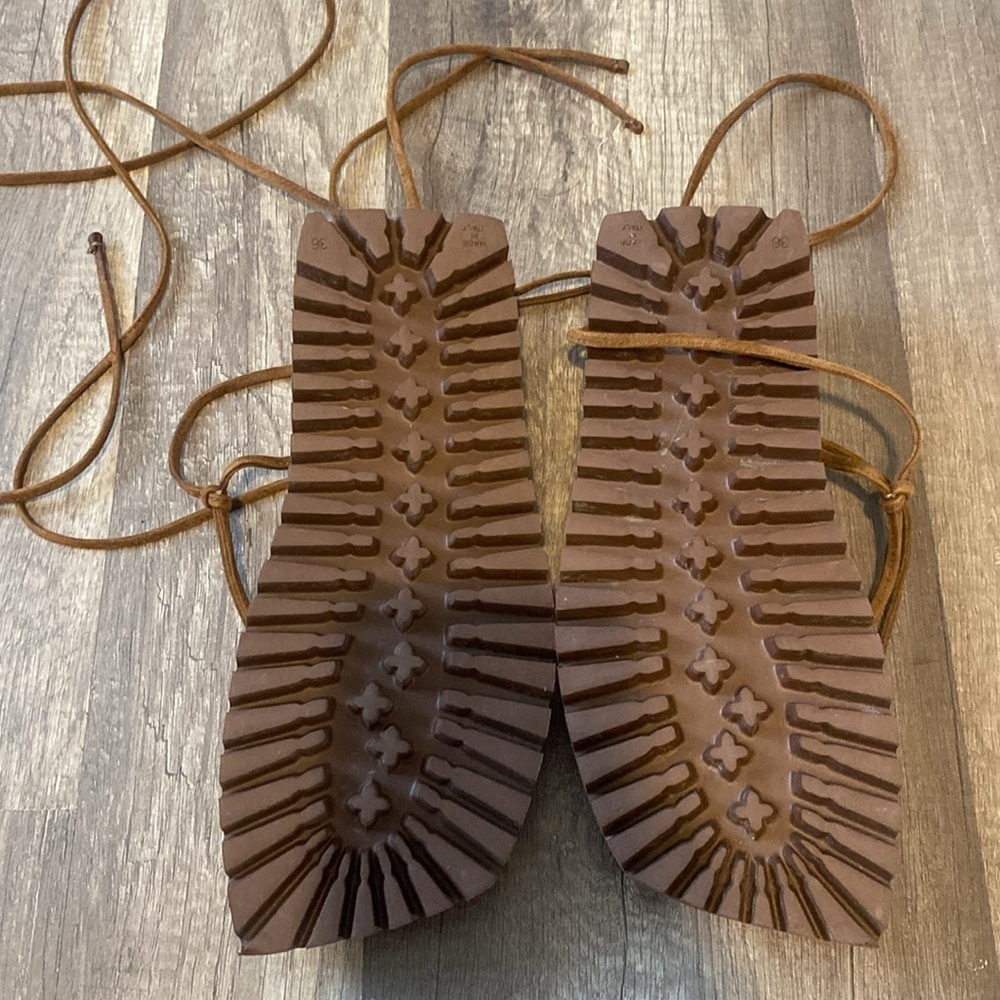 "RENÉE" CIGAR FLAT THONG - Picture 4 of 7